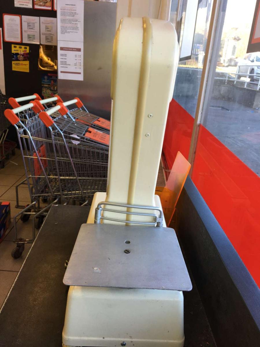 Régi, - antik - bolti ellenőrző mérleg – termékfotó hátulról