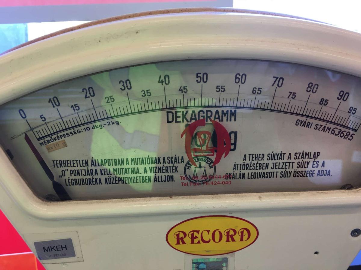 Régi, - antik - bolti ellenőrző mérleg – termékfotó bal oldalról