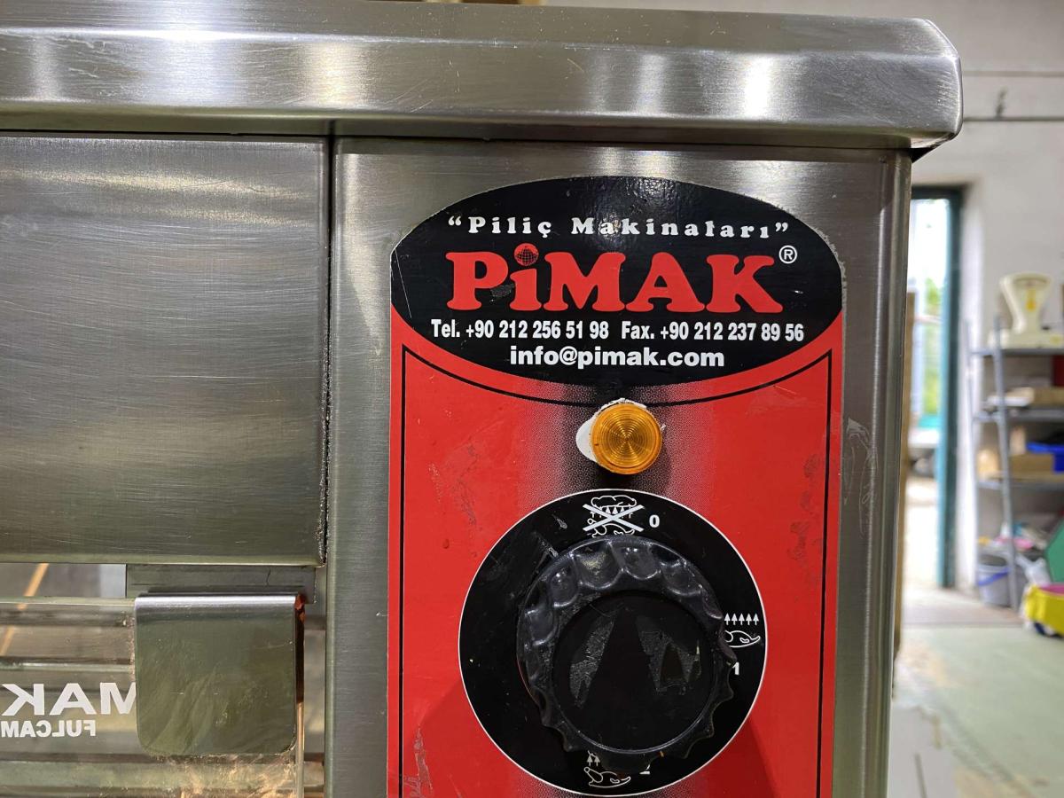 Grillcsike sütő, Pimak – termékfotó használat közben