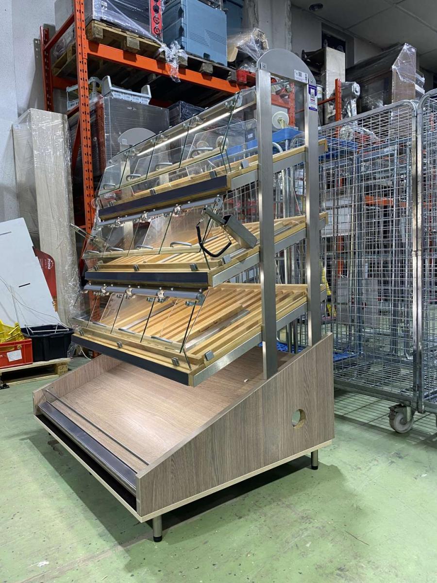 Pékárus állvány, önkiszolgáló, leheletvédős 125*93,5*172 – termékfotó hátulról