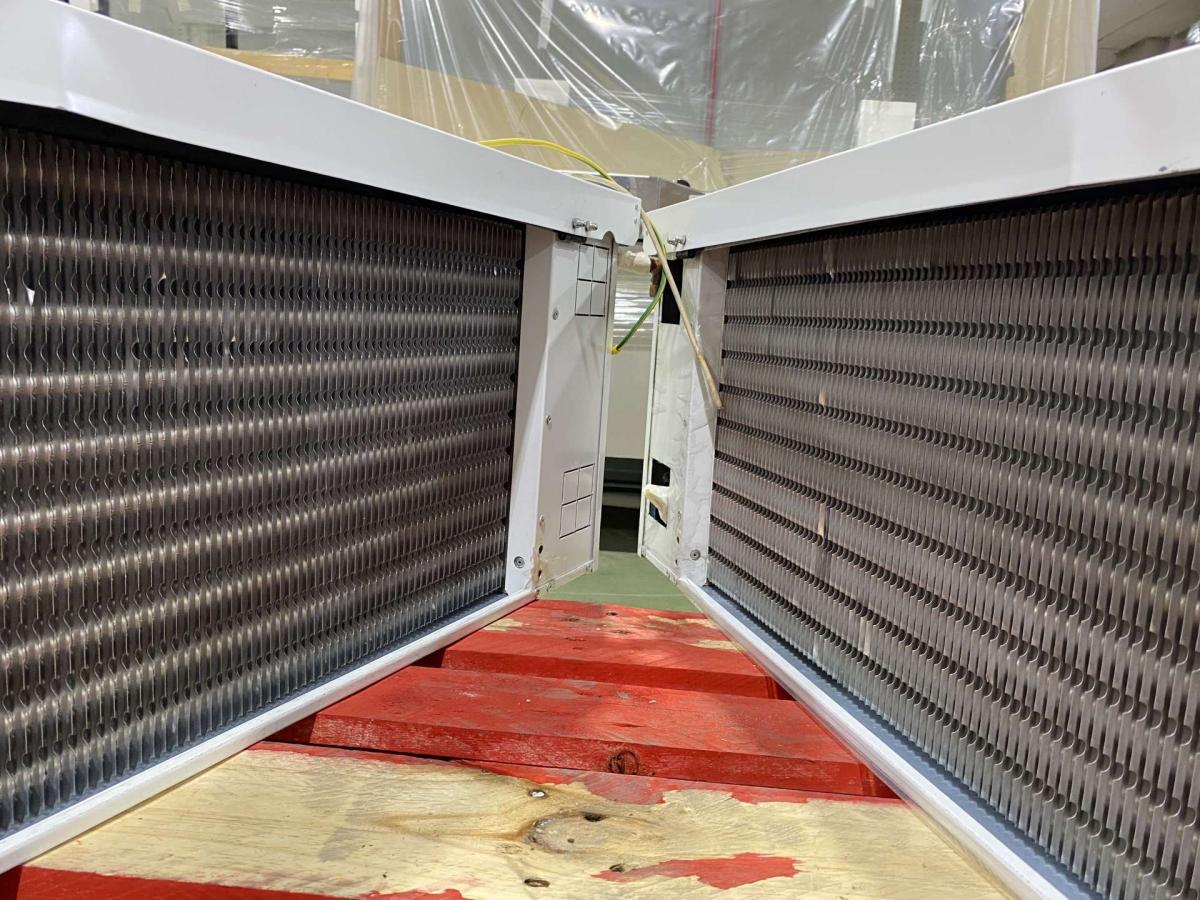 Elpárologtató ROEN CCL 302054ME "-" – termékfotó bal oldalról