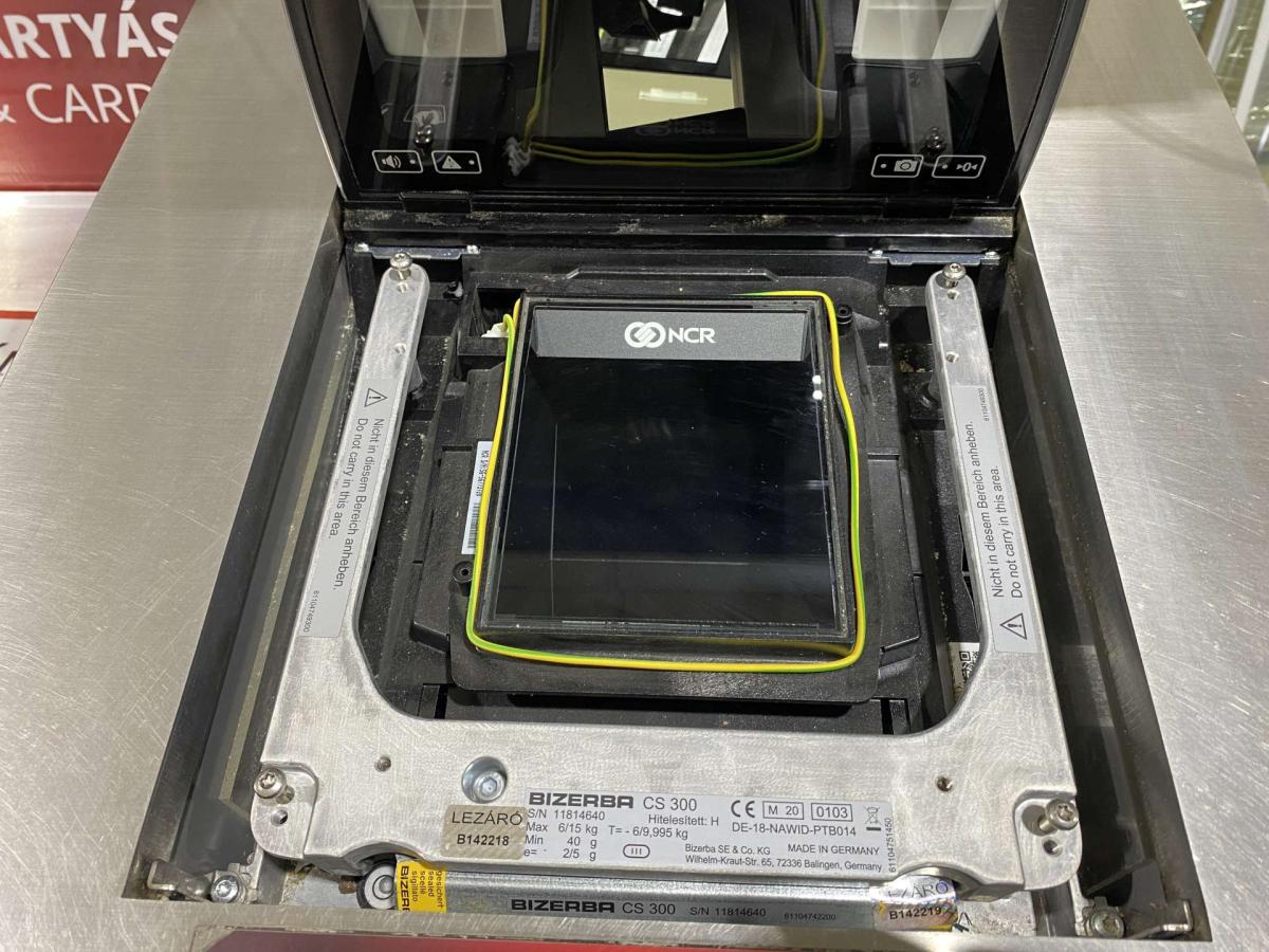 Önkiszolgáló kassza LAUREL – termékfotó hátulról