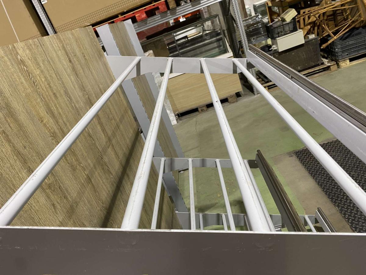 Zöldséges faliregál, vagy gondola sorolható, Tegometall – termékfotó alulnézet