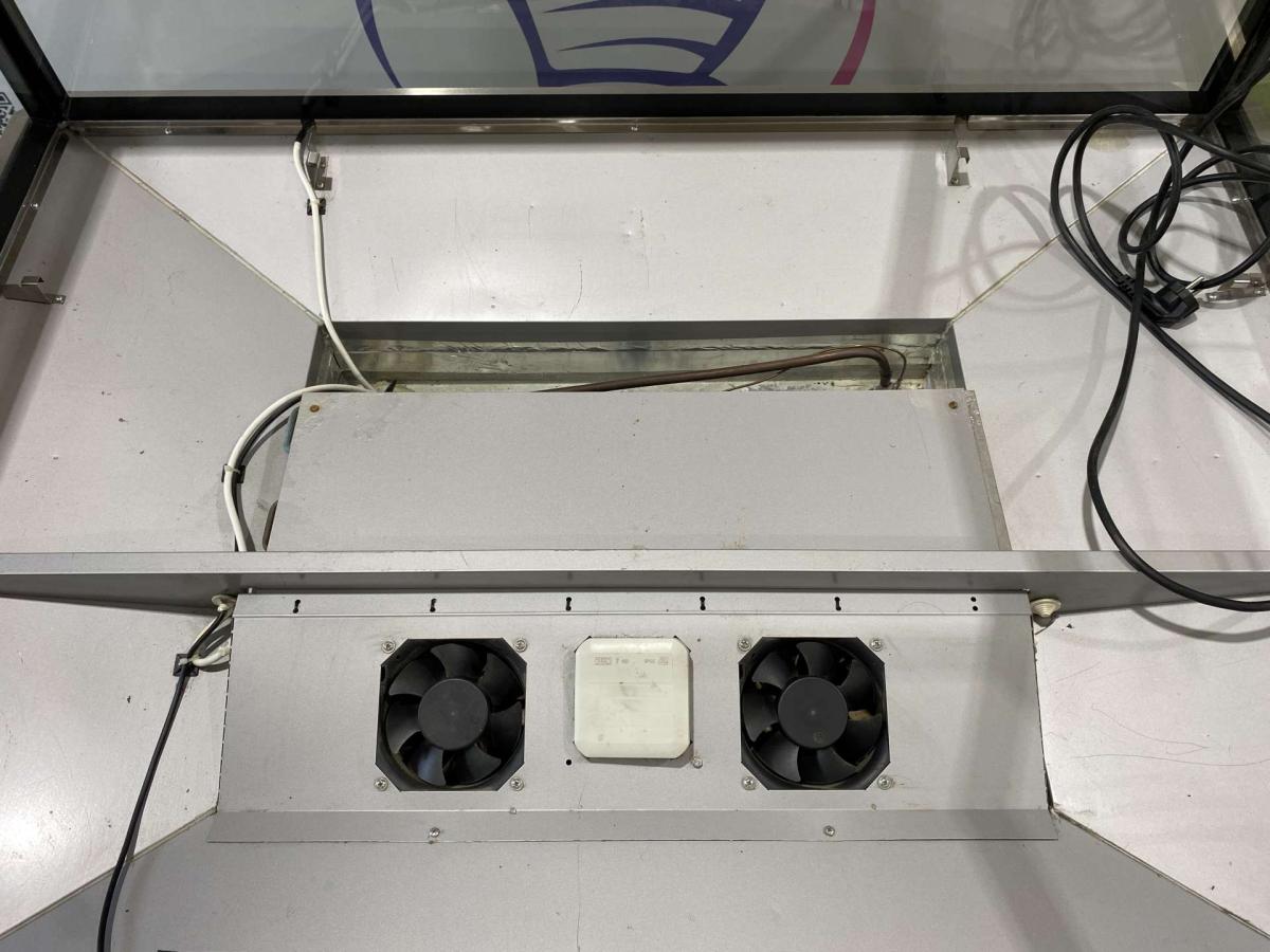 MODERN EXPO Promóciós hűtősziget 138*106 (120*80) – termékfotó alulnézet