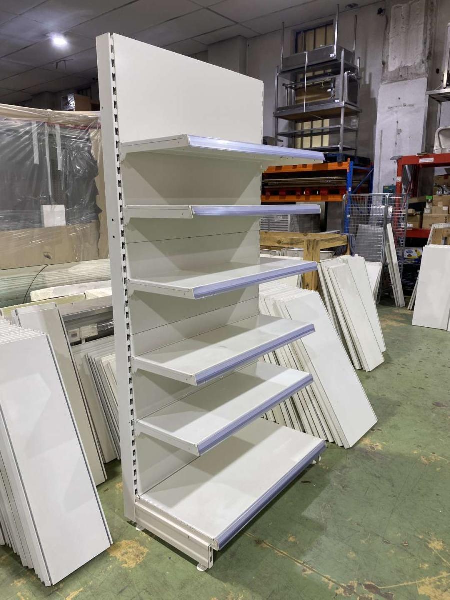 Tegometall polcrendszer, faliregál falipolc – termékfotó hátulról