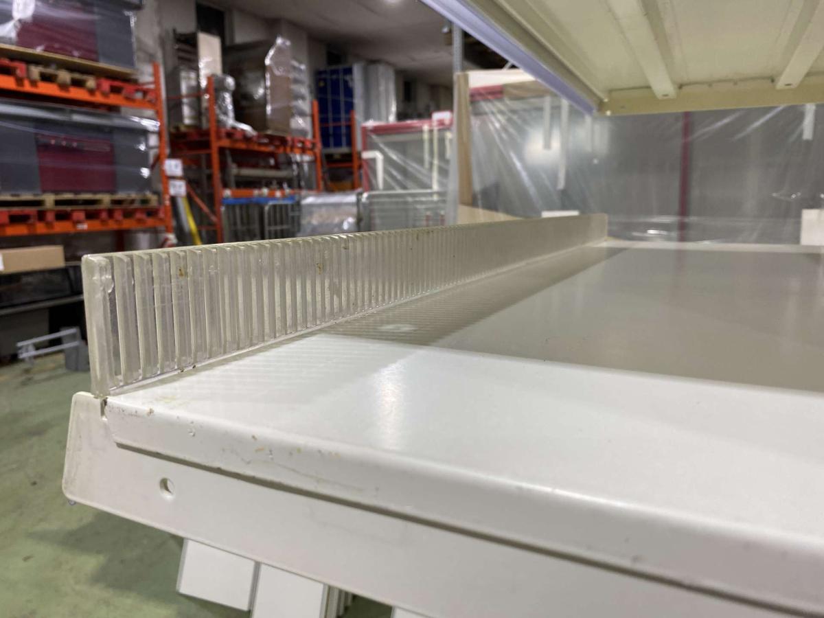 Kidőlésgátló víztiszta TEGO műanyag – termékfotó jobb oldalról