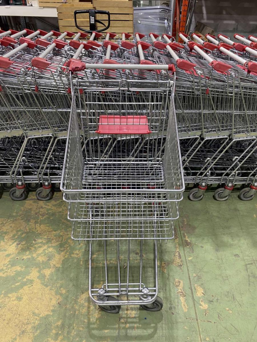 Wanzl D101 RC bevásárlókocsi szürke műanyagokkal – termékfotó bal oldalról