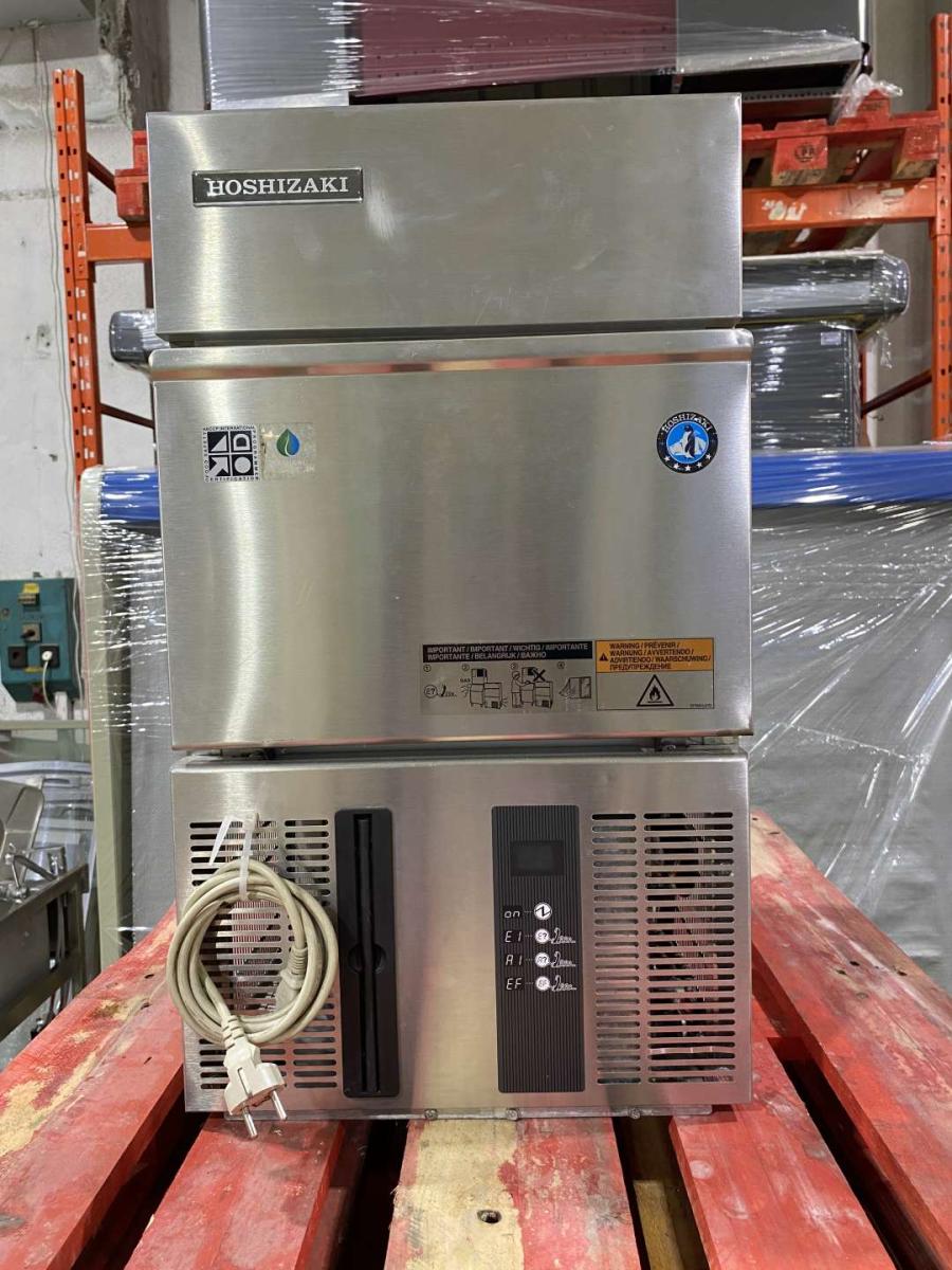 Jégkockakészítő, szájjég gép – termékfotó jobb oldalról