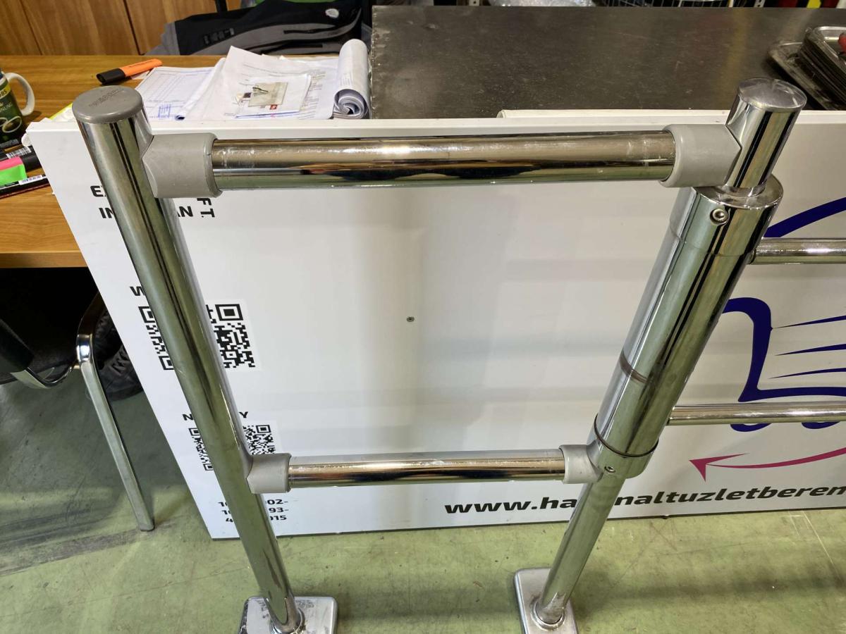 Vevőbeengedő, mechanikus kapu – termékfotó felülnézet