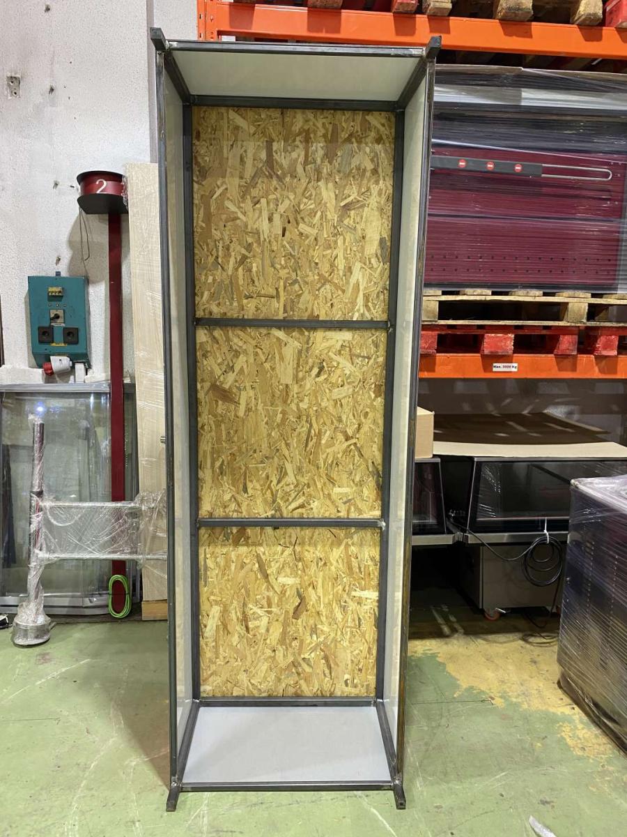 Akciós kihelyezés, sziget – termékfotó bal oldalról