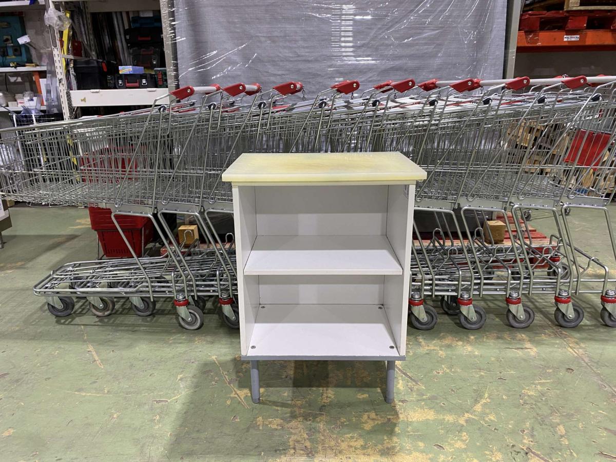 Ebonitlapos munkaasztal – termékfotó elölnézet