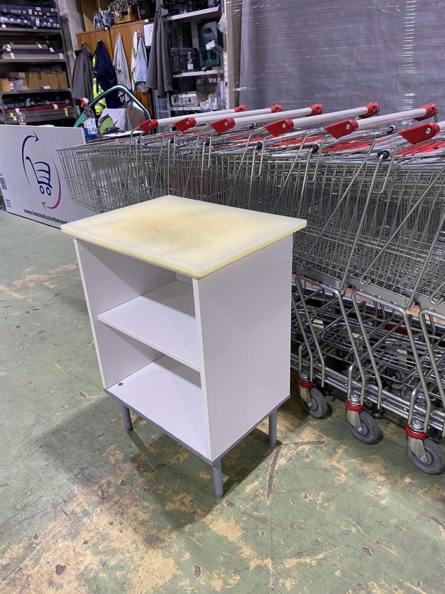 Ebonitlapos munkaasztal – termékfotó jobb oldalról