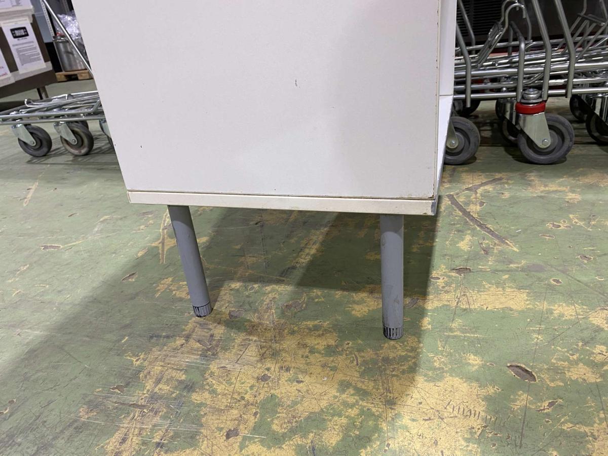 Ebonitlapos munkaasztal – termékfotó felülnézet