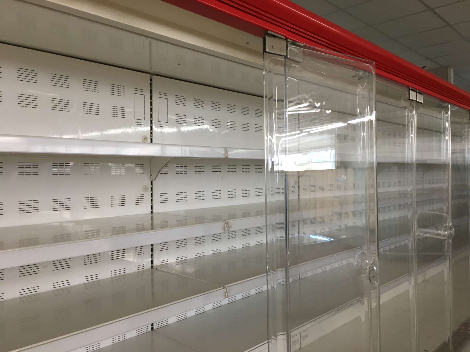 Fali ajtós hűtőregál- hűtőbútor, 2,5 méter