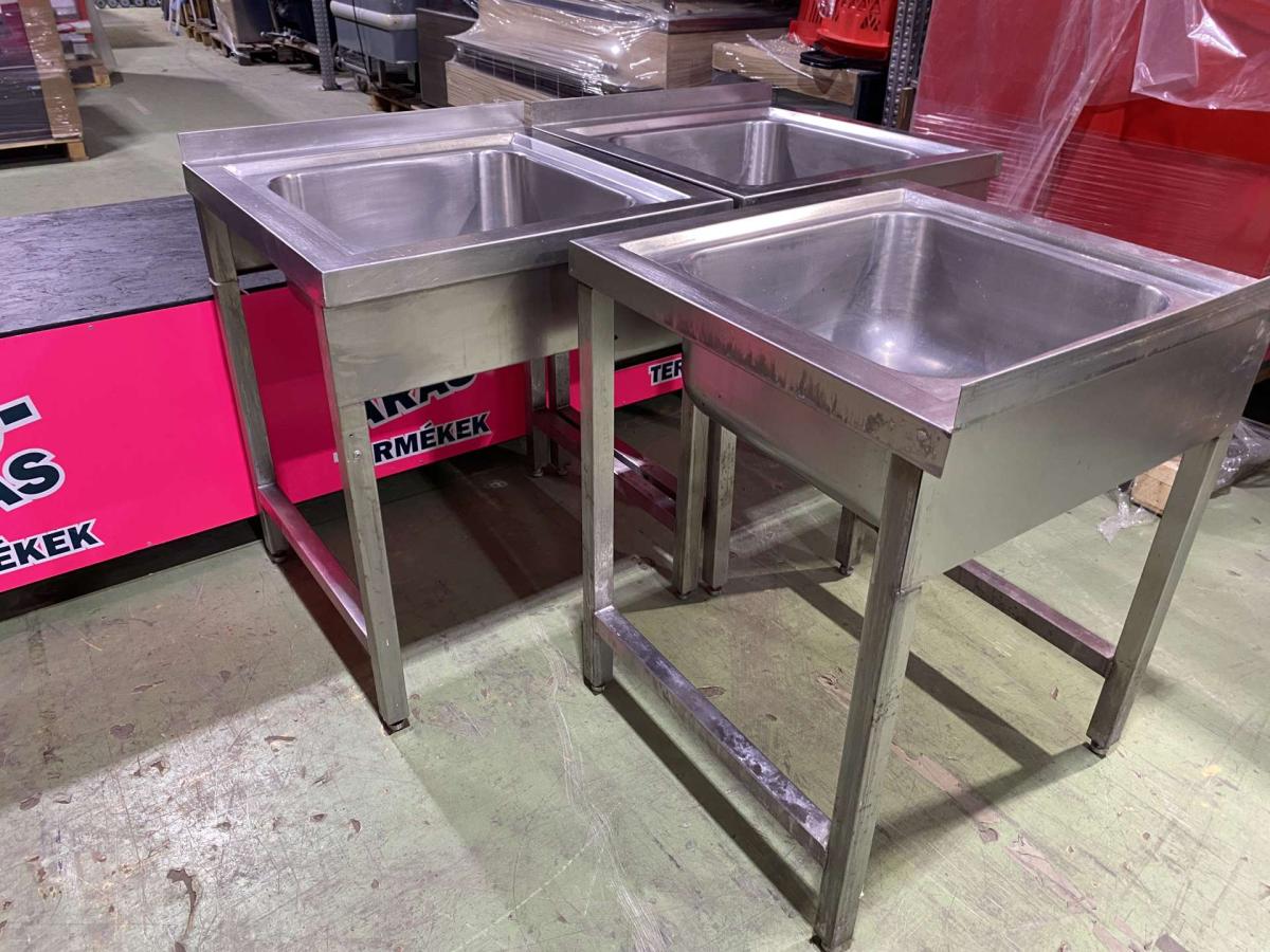 Rozsdamentes egymedencés mosogató – termékfotó 45° nézet