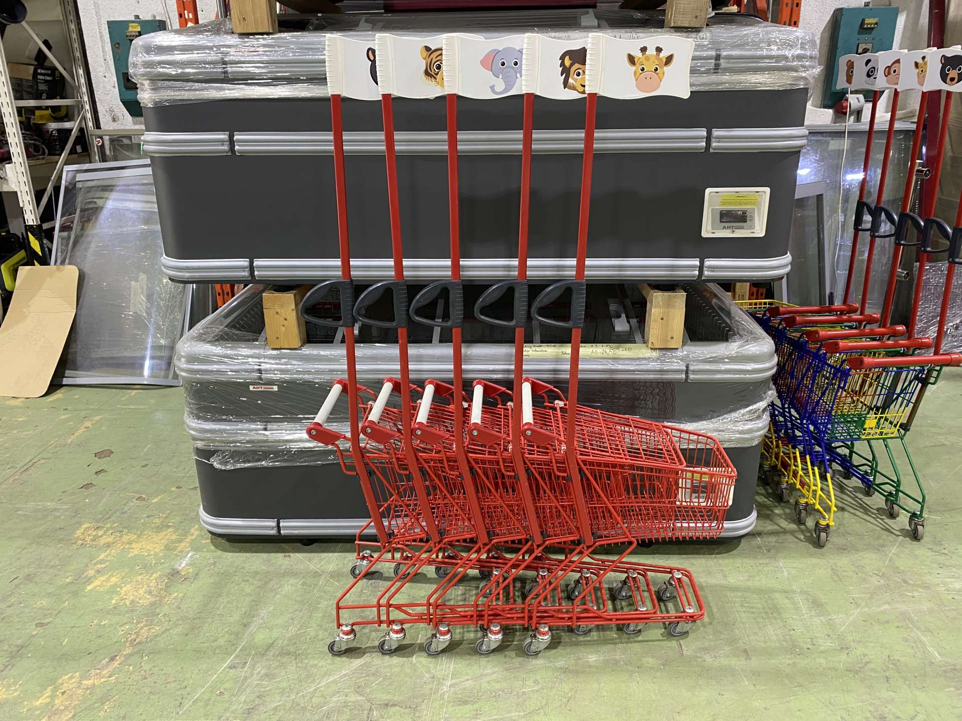 Felújított Wanzl DR22 bevásárlókocsi piros műanyagokkal