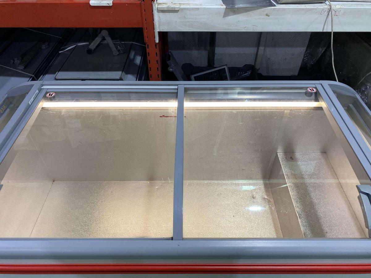 AHT Paris 185 fagyasztóláda – termékfotó hátulról