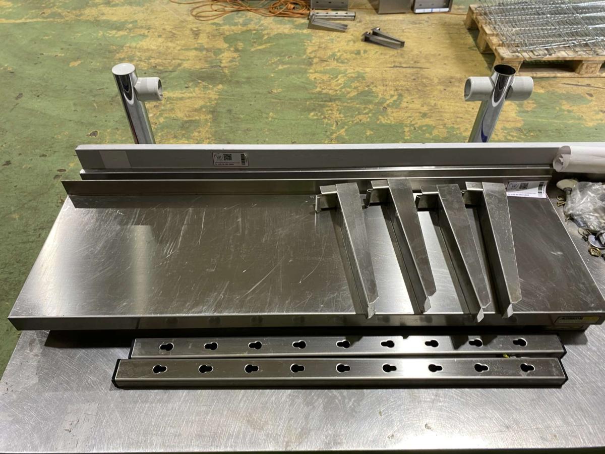 Rozsdamentes polc 100*30 – termékfotó elölnézet