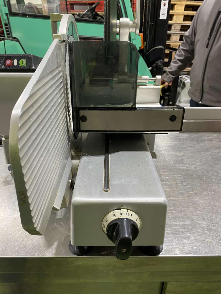 Bizerba VS 8 szeletelőgép – termékfotó csomagolás