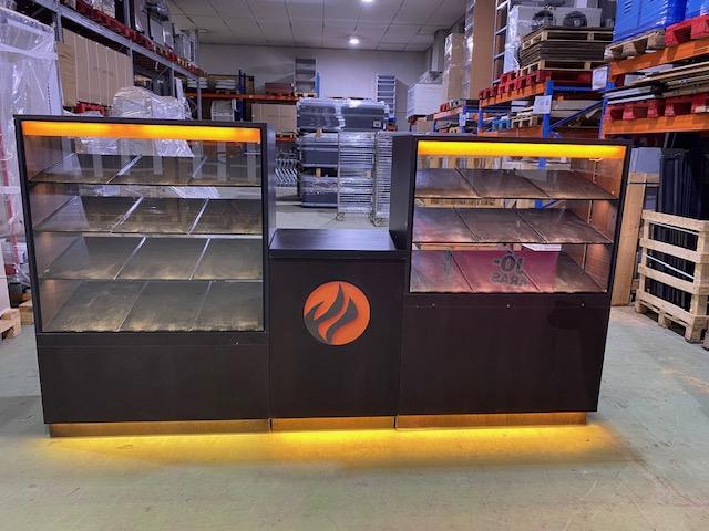 Finompékárus kiszolgálópult – termékfotó hátulról