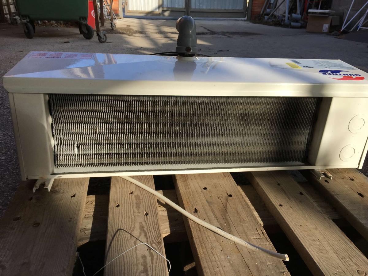 Elpárologtató Güntner GDF 030A/14 – termékfotó hátulról