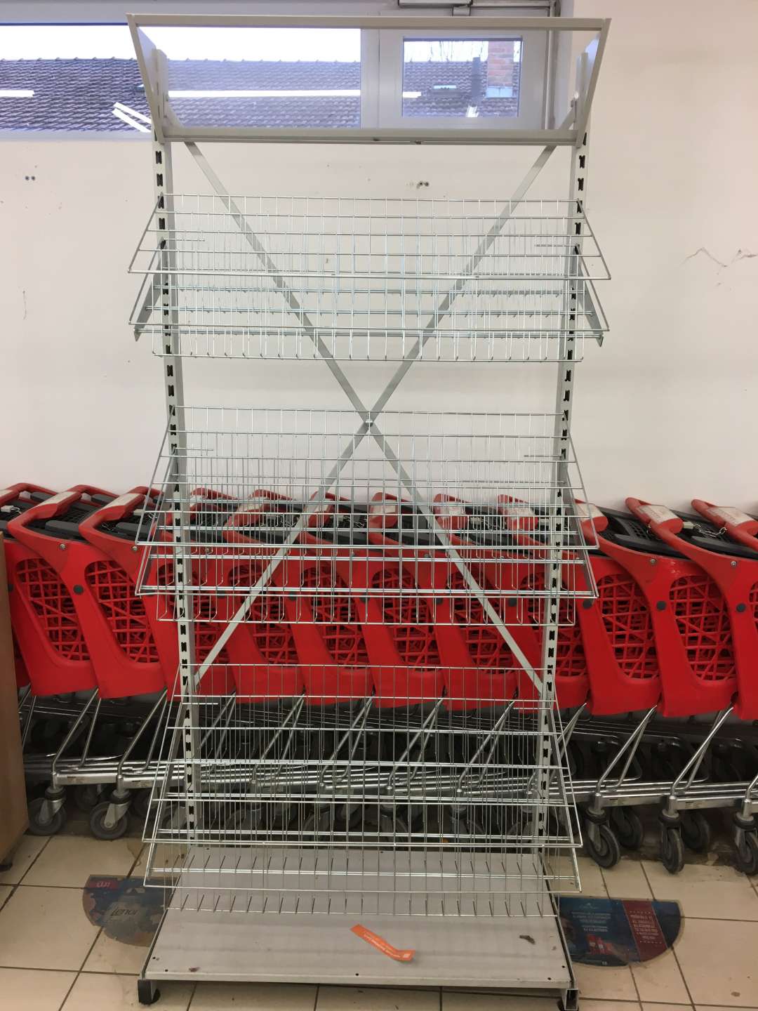 Újságos állvány 100*60*200