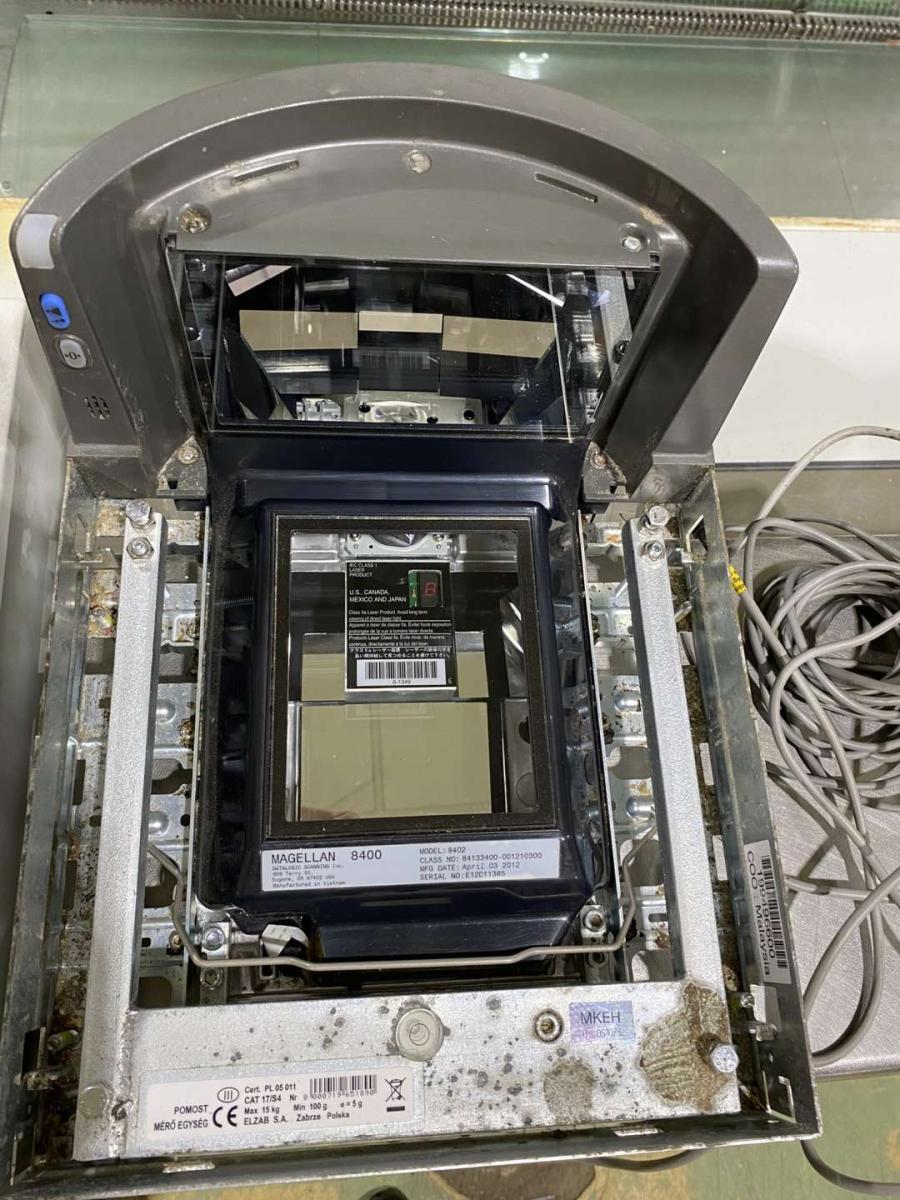 Magellán 8400 pultba építhető mérleg - szkenner – termékfotó hátulról