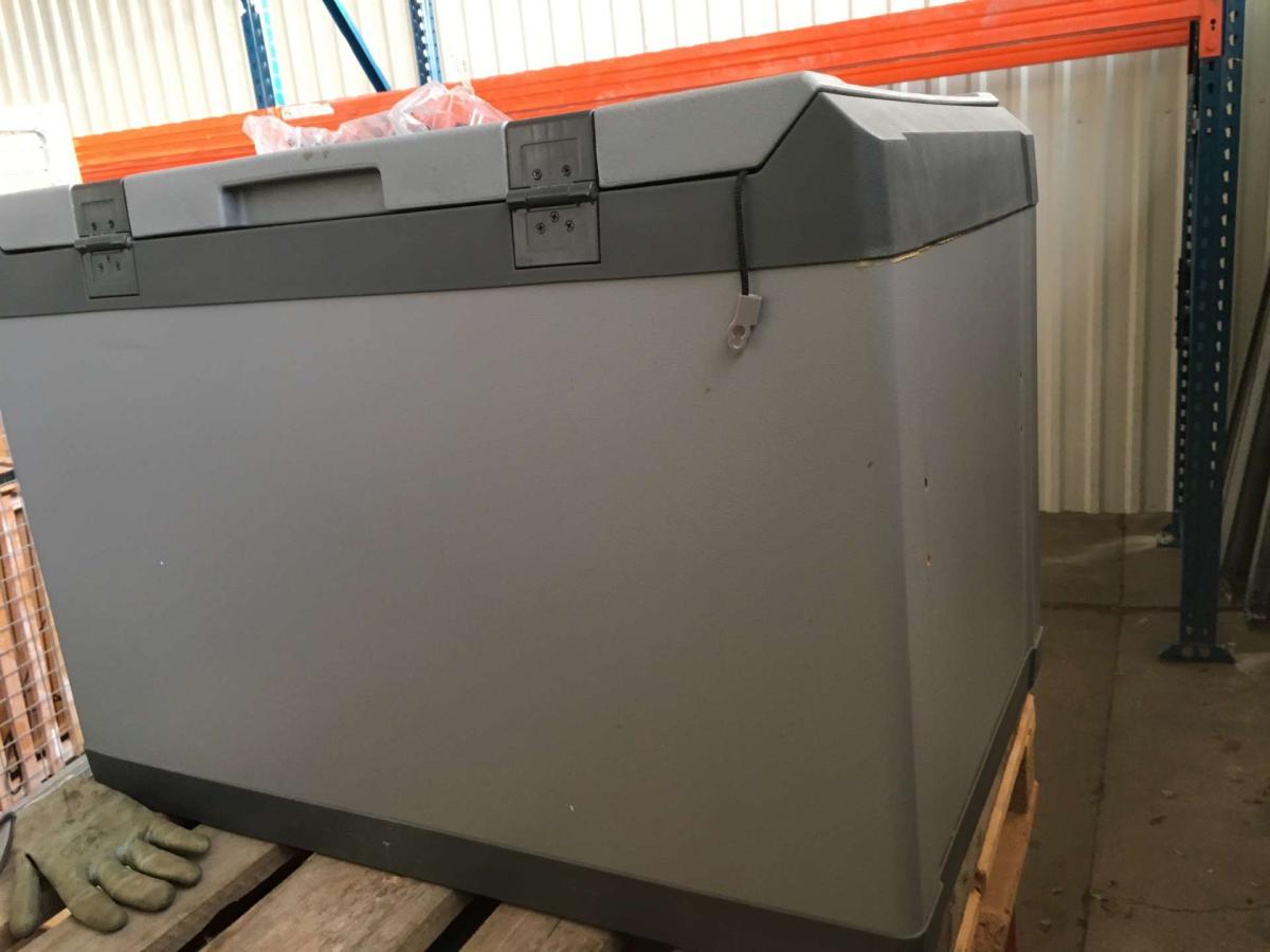 Hűtődoboz WAECO CF110 cool freezer 105L – termékfotó bal oldalról