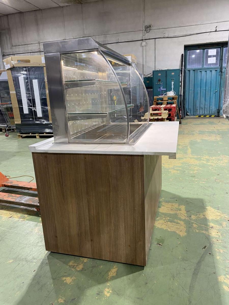 Önkiszolgáló hűtött vitrin – termékfotó felülnézet