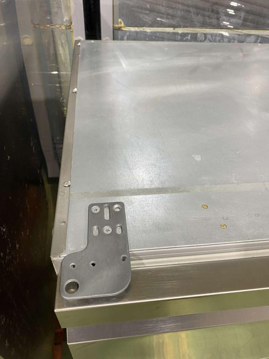 Hűtött munkaasztal ILSA 135*70*85 + munkaasztal – termékfotó részlet