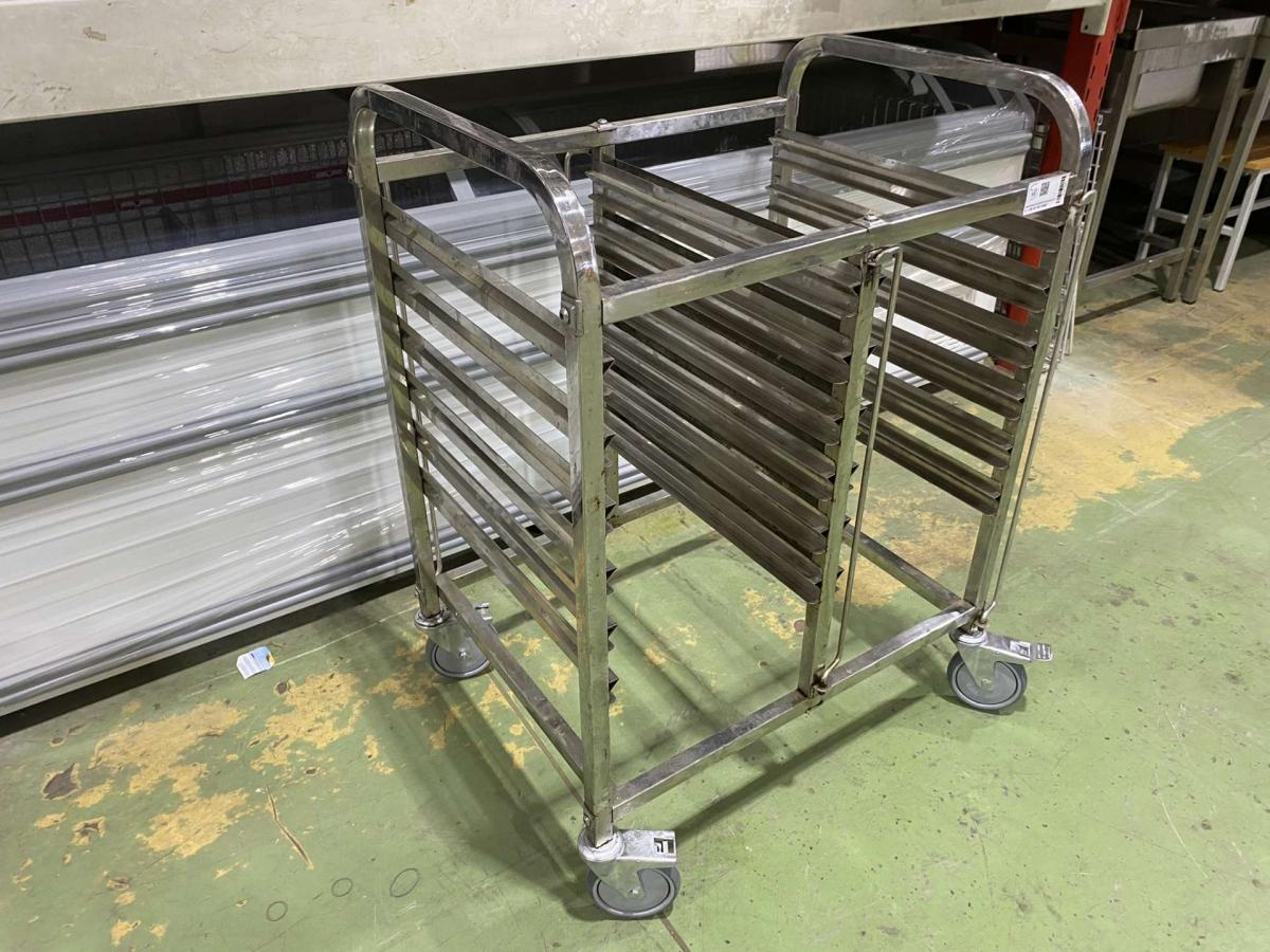 Rozsdamentes tálcaszállító kocsi 75*58*100 – termékfotó elölnézet